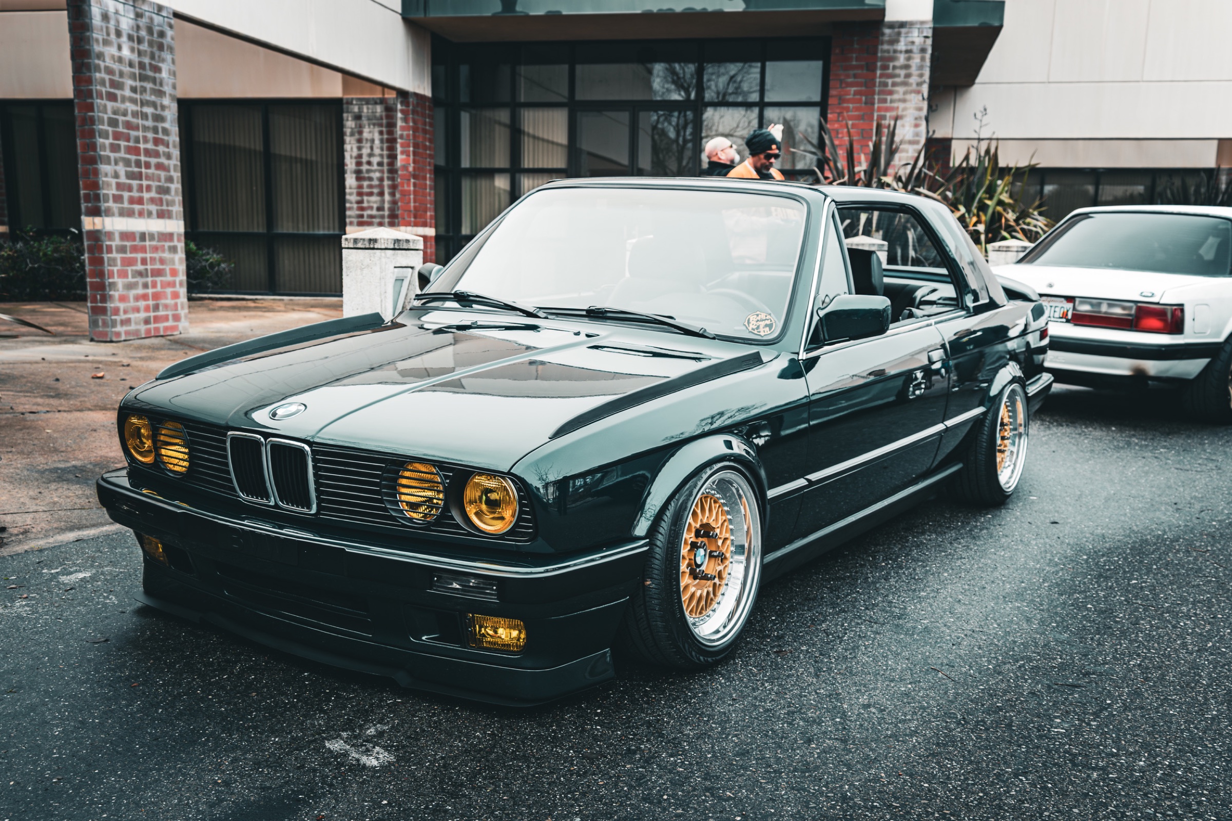 Dark green BMW E30 gold BBS
